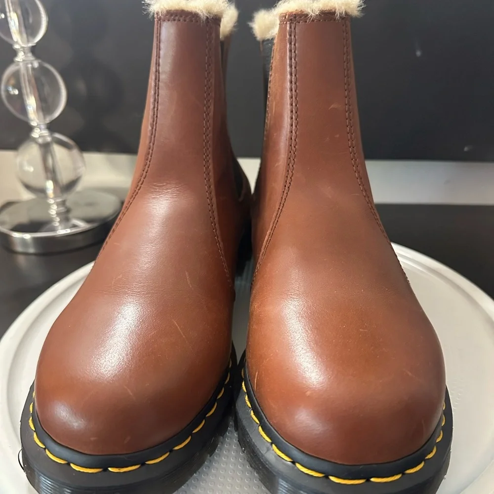 🆕Dr. Martens 2976 Lenore Chelsea Boots